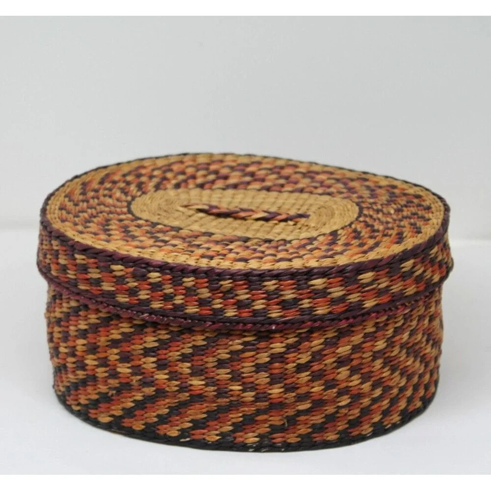 Sweetgrass Handmade Basket Small oval w/lid, 7.5